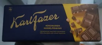 Kokonainen Hasselpähkina
