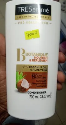TRESemmé Botanique Nourish & Replenish Conditioner (700ml)